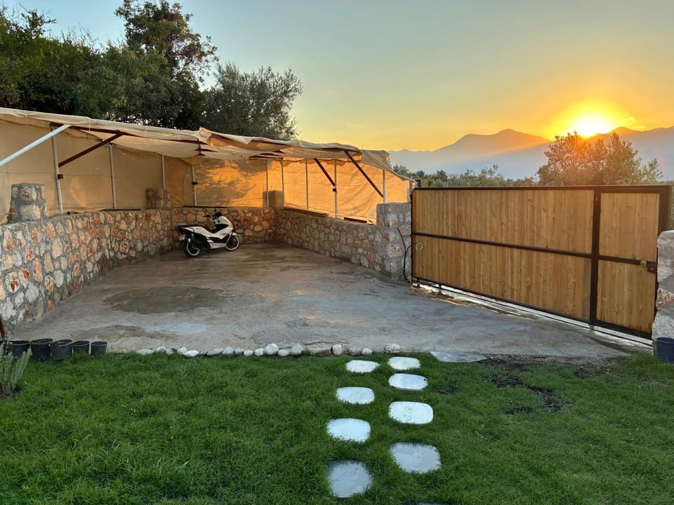 Property building, Garden