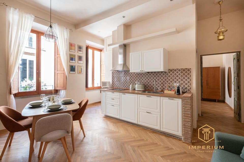 Kitchen or kitchenette, Seating area, Dining area, stove