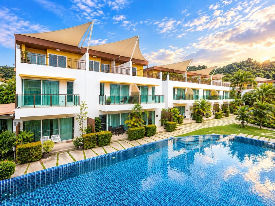 Property building, Swimming pool