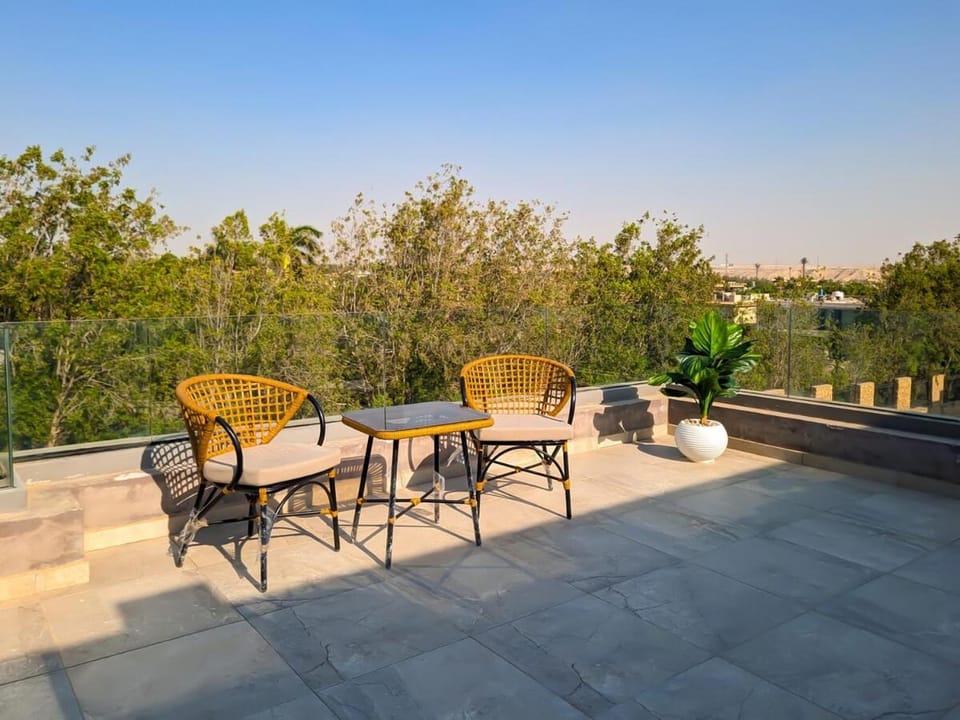 Cozy penthouse with prime location Apartment in New Cairo City