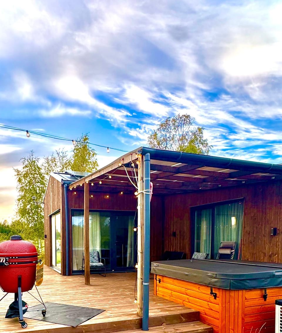 Property building, Facade/entrance, Day, BBQ facilities