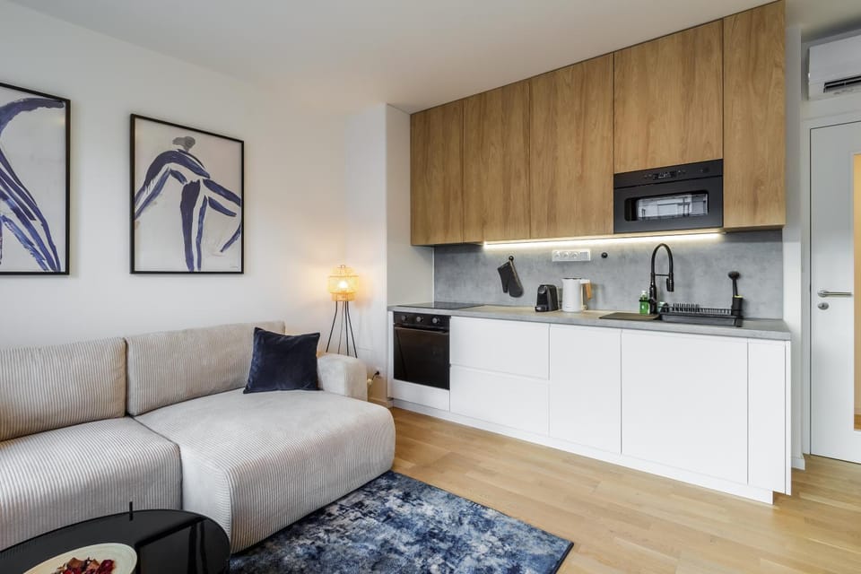 Kitchen or kitchenette, Living room, stove