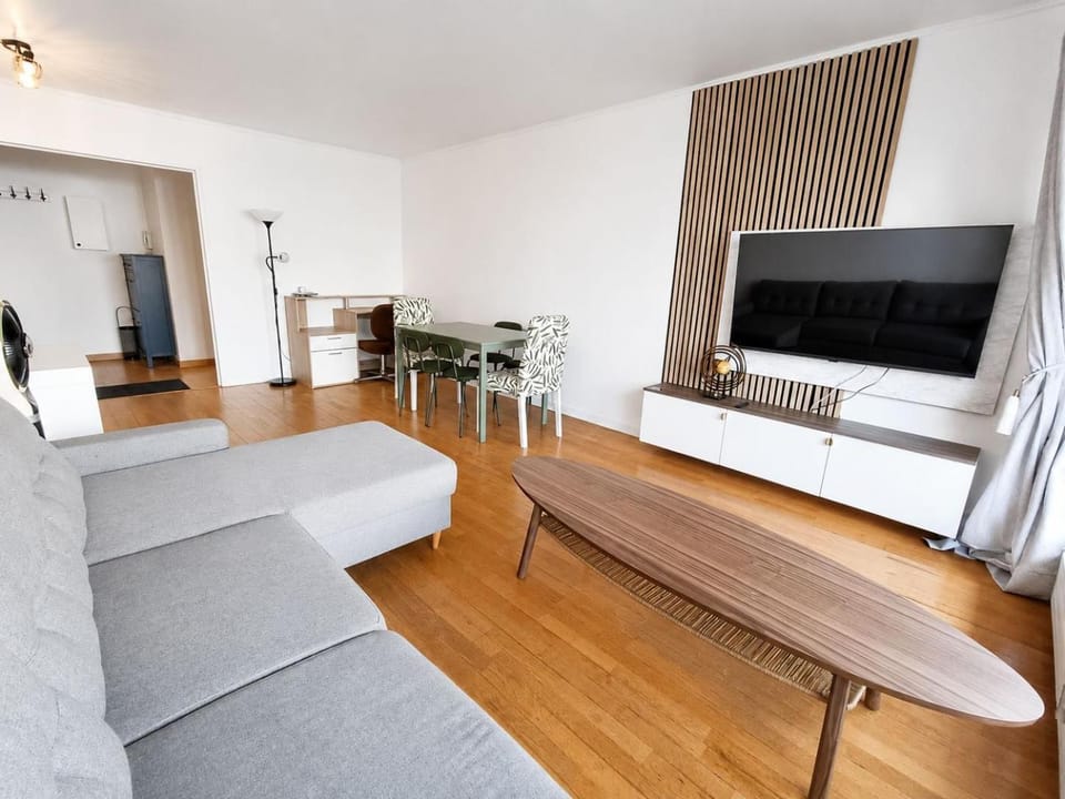Communal lounge/ TV room, TV and multimedia, Living room, Seating area