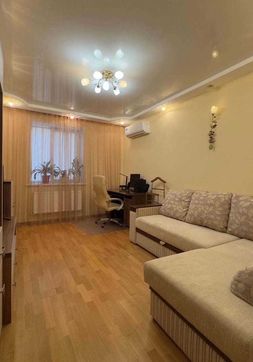 TV and multimedia, Living room, Seating area, air conditioner
