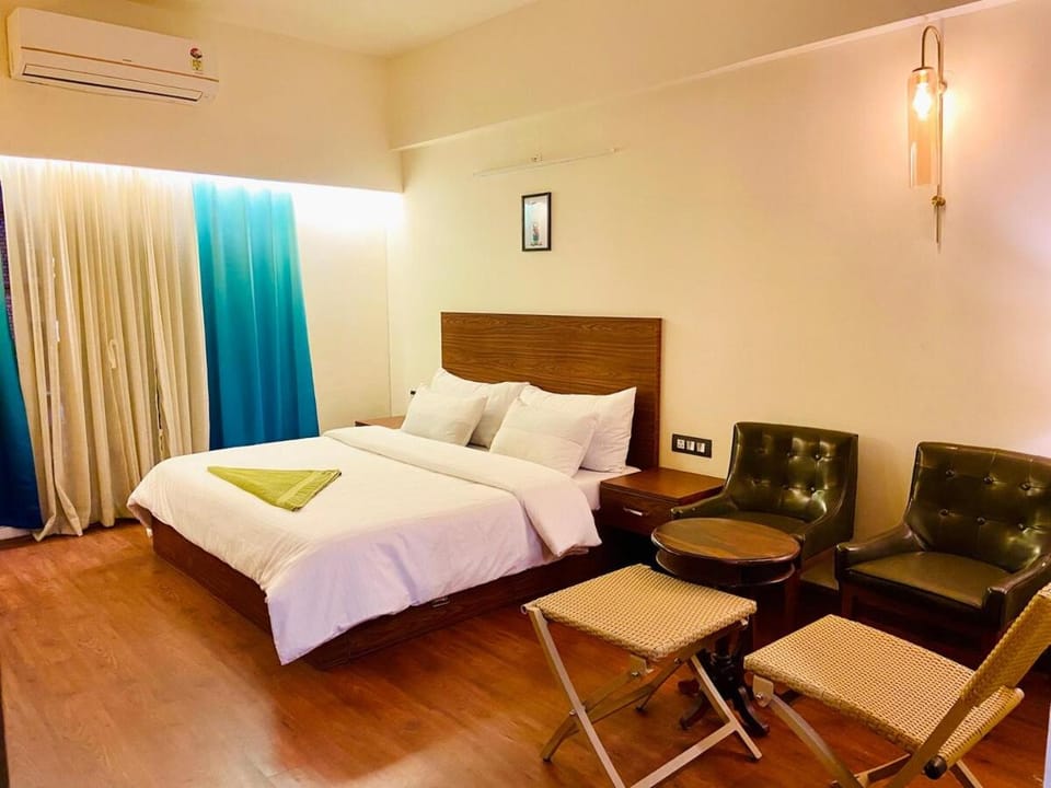 Foothills by Lemon Suites Self check-in Balcony Apartment in Dehradun