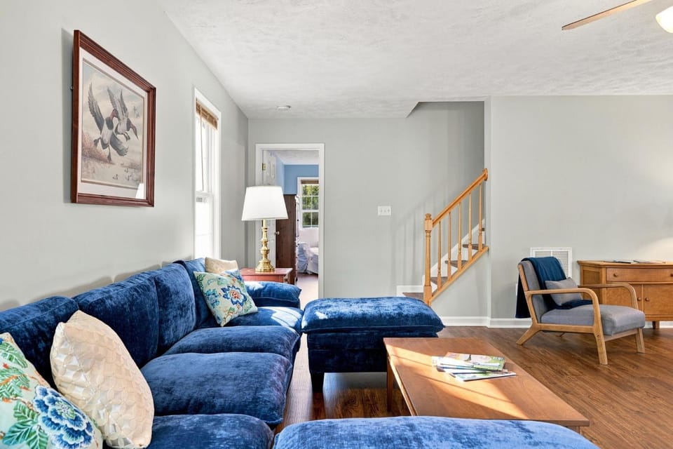 Living room, Seating area