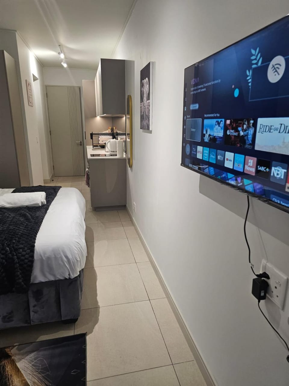 Executive Deluxe Studio Apartment In Rosebank Apartment in Johannesburg