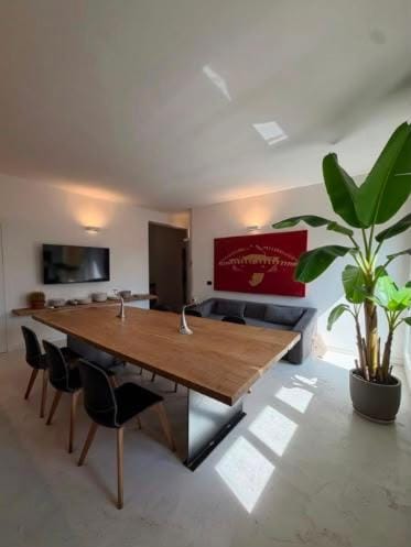 TV and multimedia, Seating area