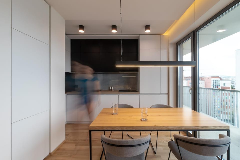 TV and multimedia, Kitchen or kitchenette, Living room, Seating area, Dining area
