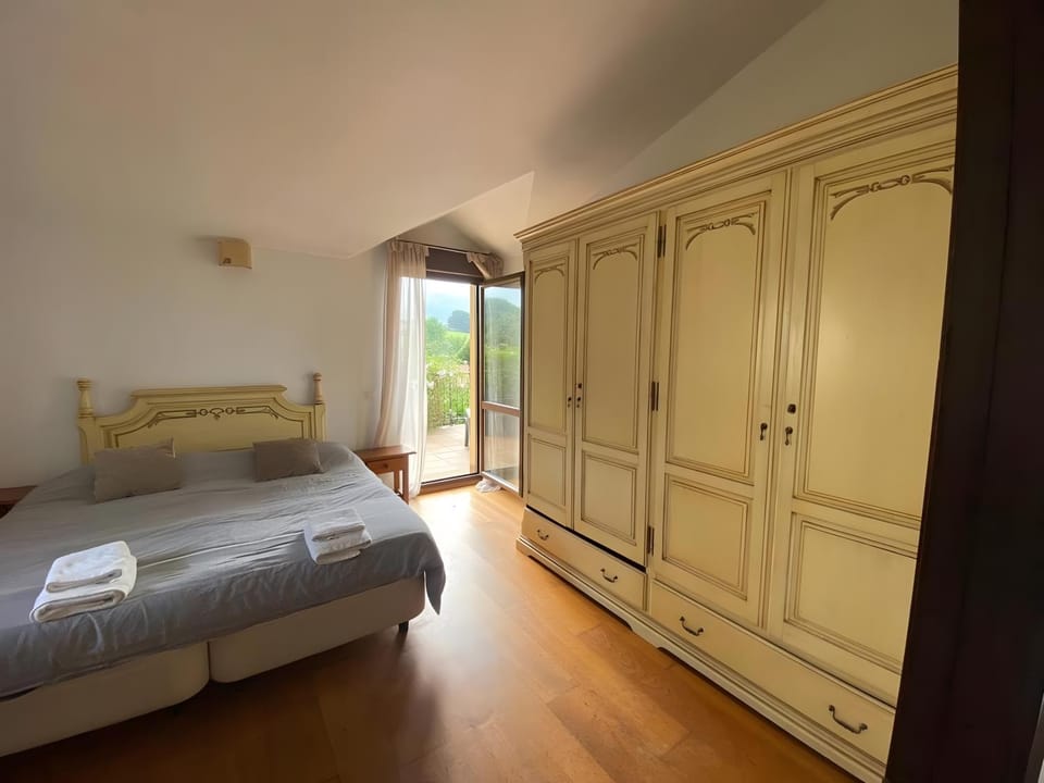 Property building, Living room, Bedroom
