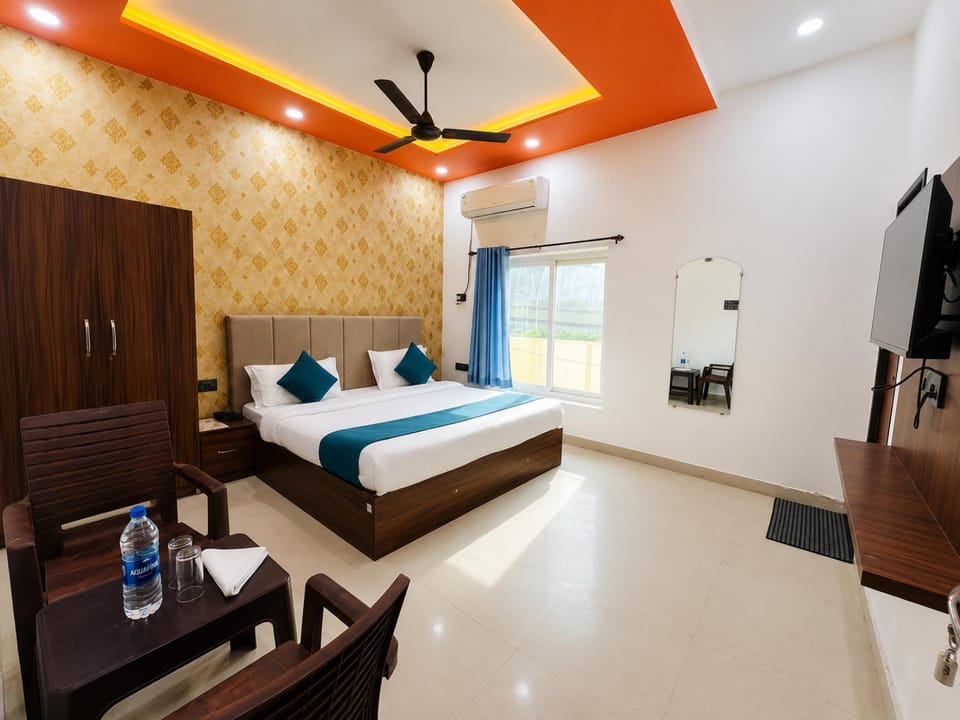 Communal lounge/ TV room, Bed, TV and multimedia, Living room, Bedroom