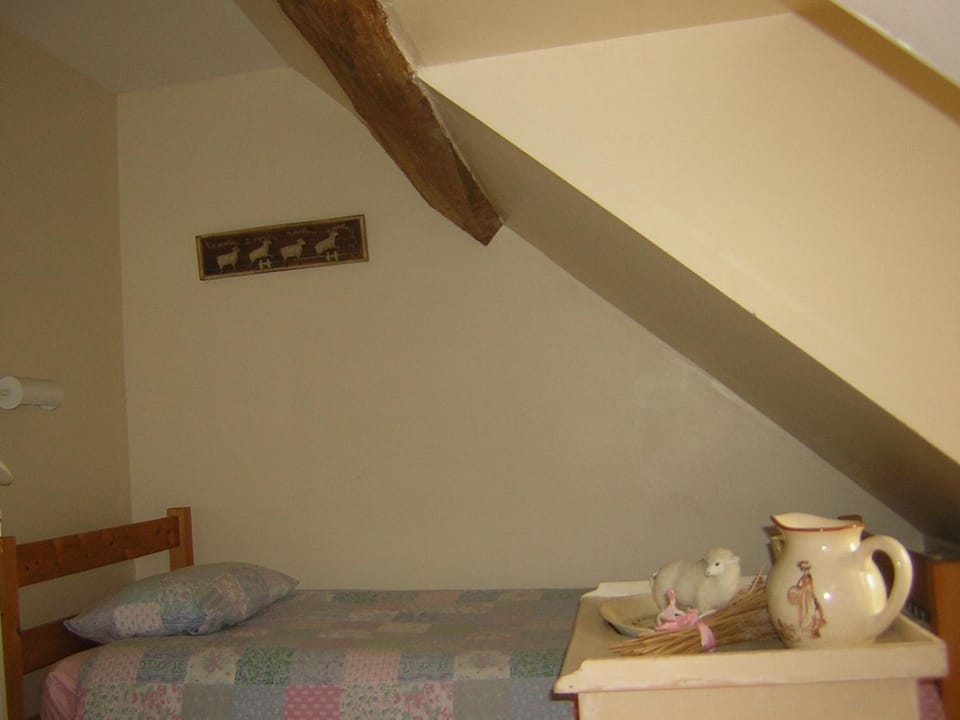 Property building, Living room, Bedroom