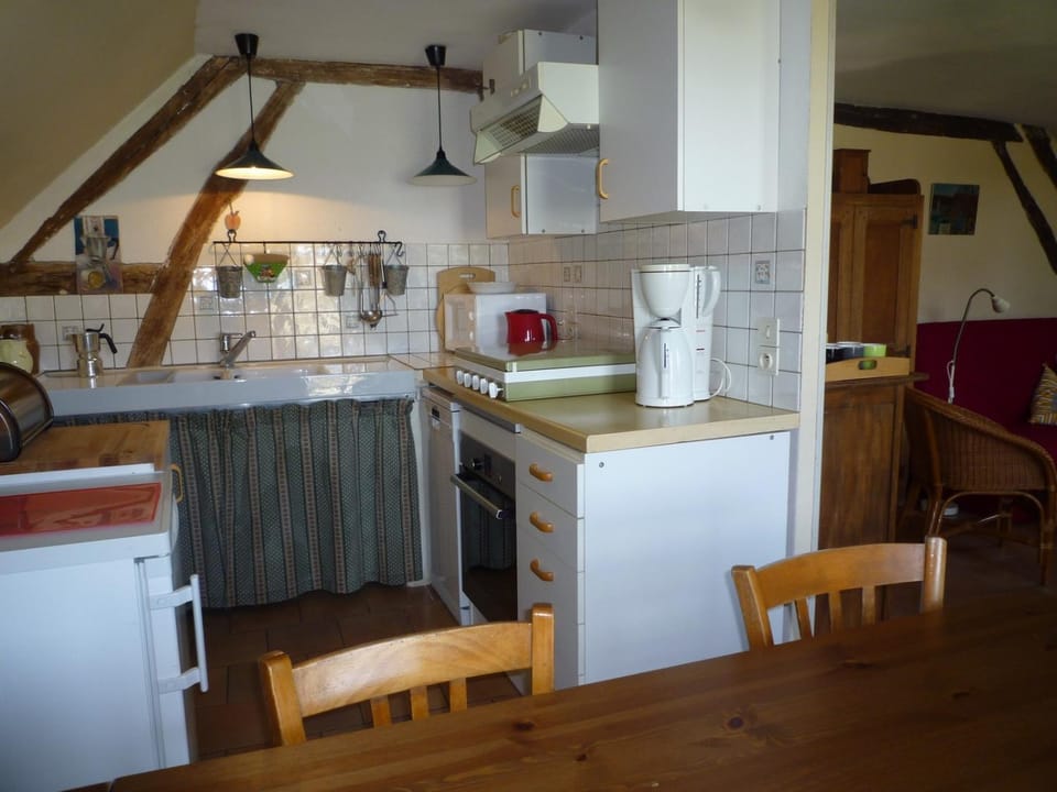 Property building, Kitchen or kitchenette, Living room