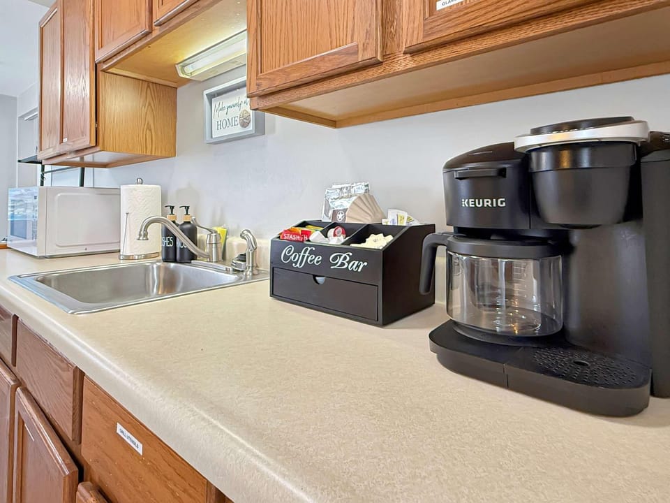 Vermilion Getaway 2BR & 1 Bath House in Vermilion