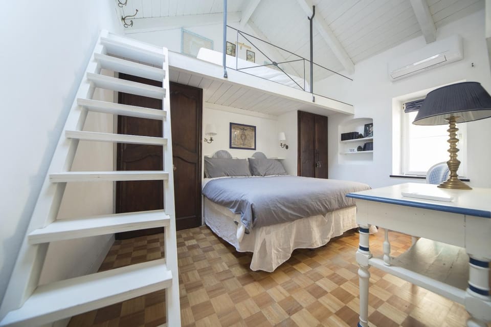 Hostdomus - Almarè Suite Apartment in Liguria