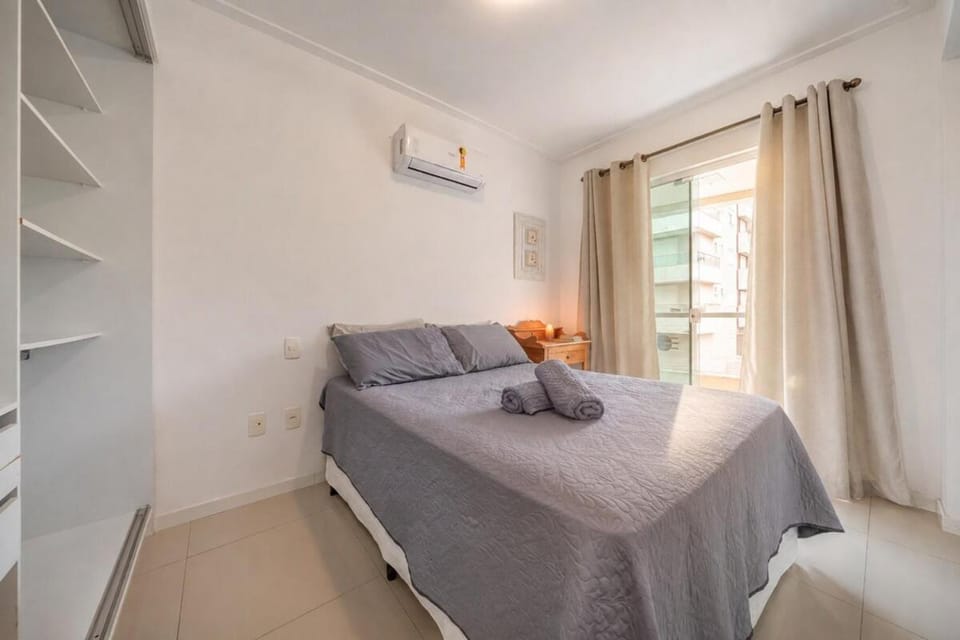 Bed, Photo of the whole room, Bedroom, towels, air conditioner
