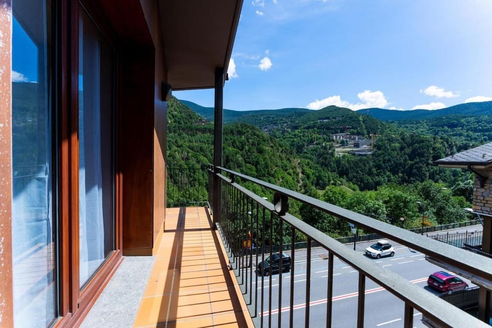 Espacioso apartamento con vistas 4PAX Apartment in AD400 La Massana, Andorra