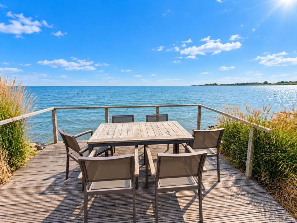 Resort Markermeer Waterfront Chalet BlueHorizon für 6 Personen Nr 53 House in Flevoland, Netherlands