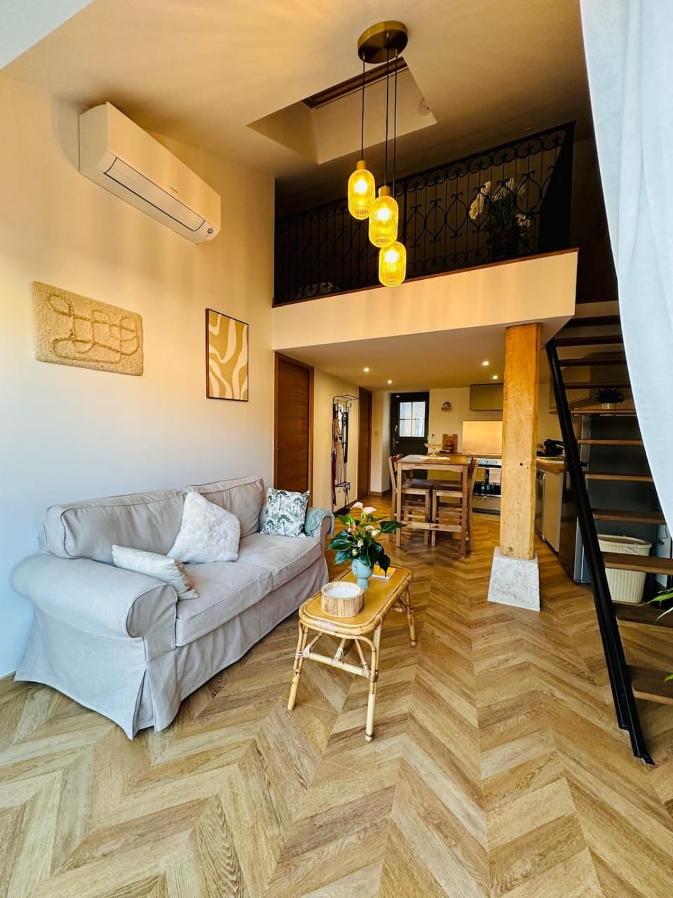 Communal lounge/ TV room