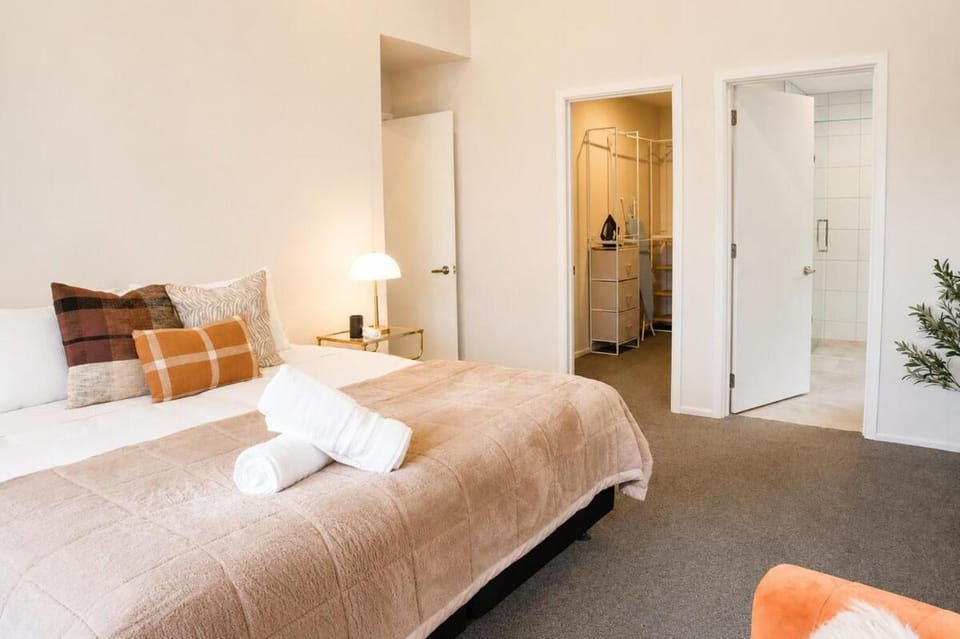 Bed, Photo of the whole room, Bedroom, towels, wardrobe