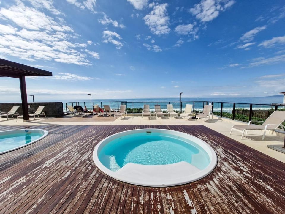 Apartamento PÉ NA AREIA! 15 minutos do Beto Carrero World Apartment in State of Santa Catarina