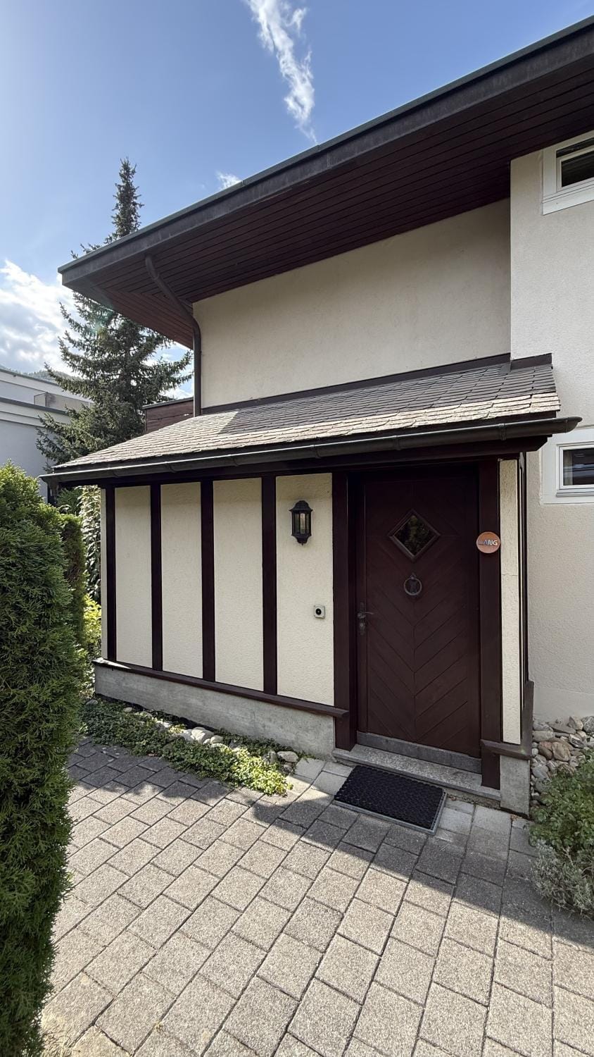 Property building, Facade/entrance