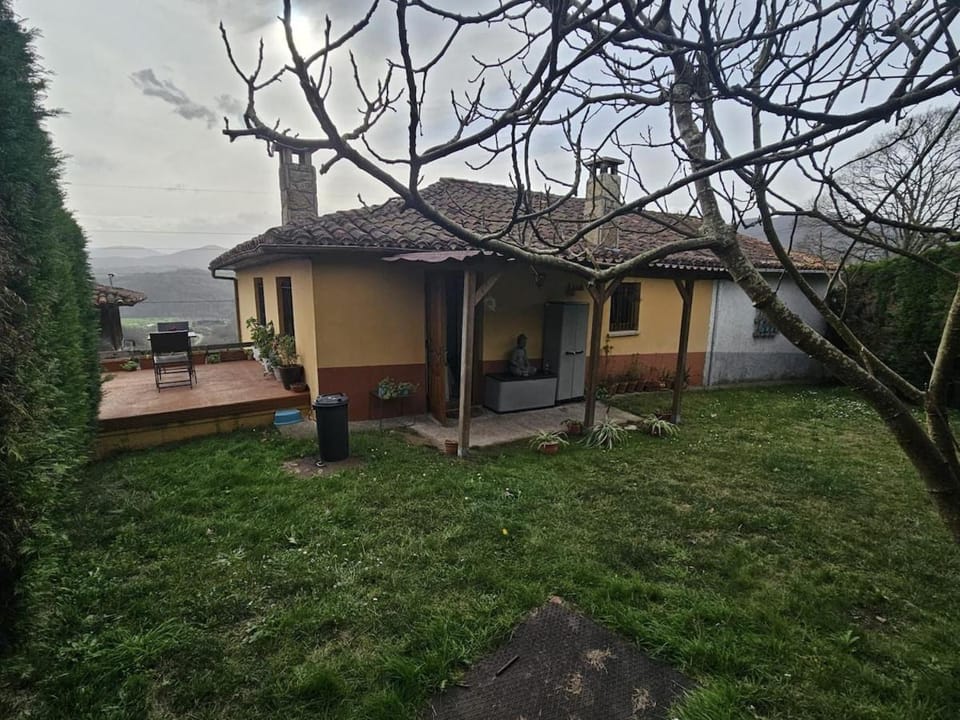 Country house overlooking the Picos de Europa House in Arriondas
