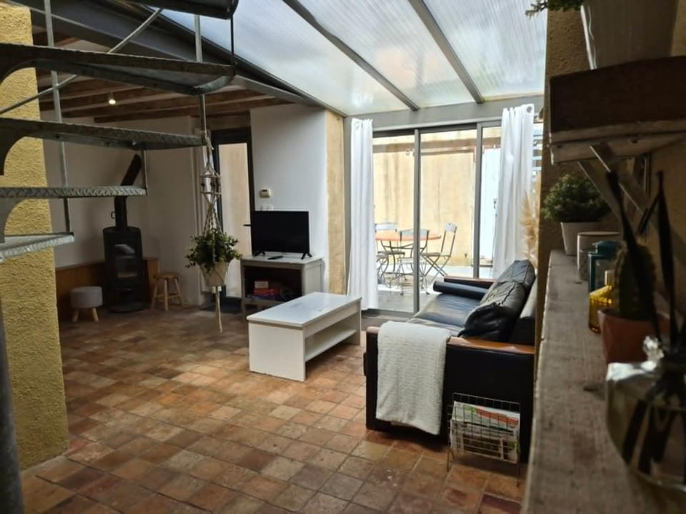Communal lounge/ TV room