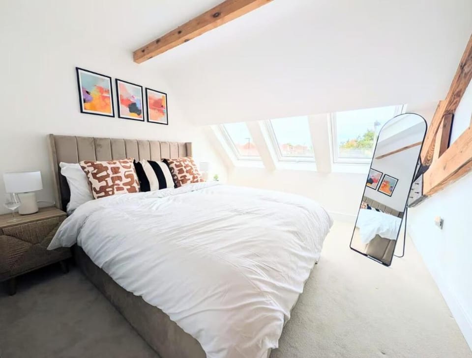 Luxury Chapel - Hot Tub - Dog Friendly - Sleeps 10 House in Bedale Beck