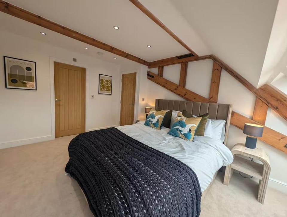 Luxury Chapel - Hot Tub - Dog Friendly - Sleeps 10 House in Bedale Beck
