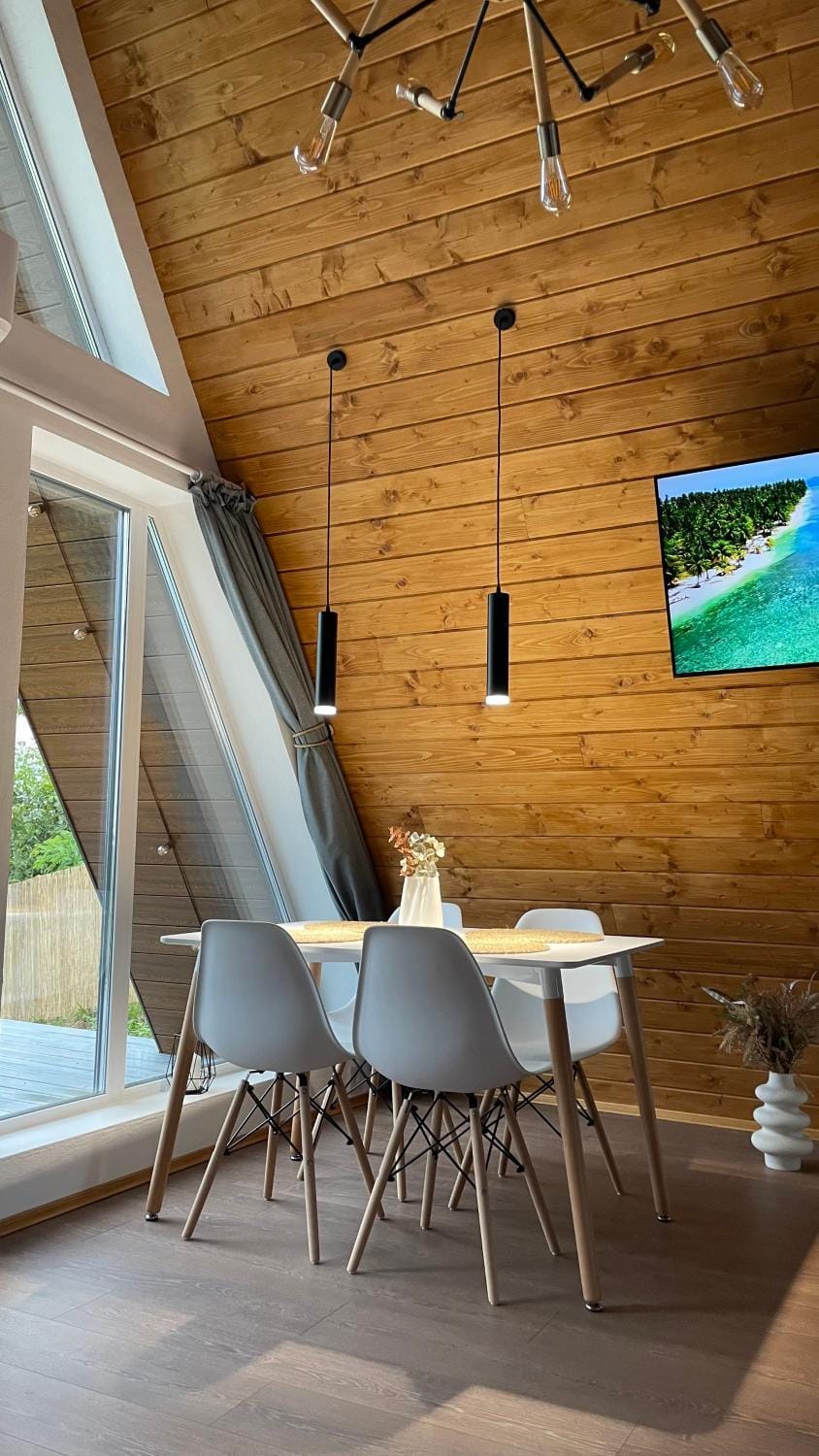 Cloud Frame Chalet in Lviv Oblast