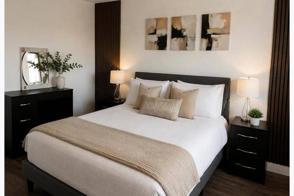 Bed, Photo of the whole room, Bedroom