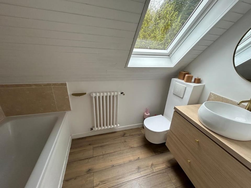 Toilet, Bath
