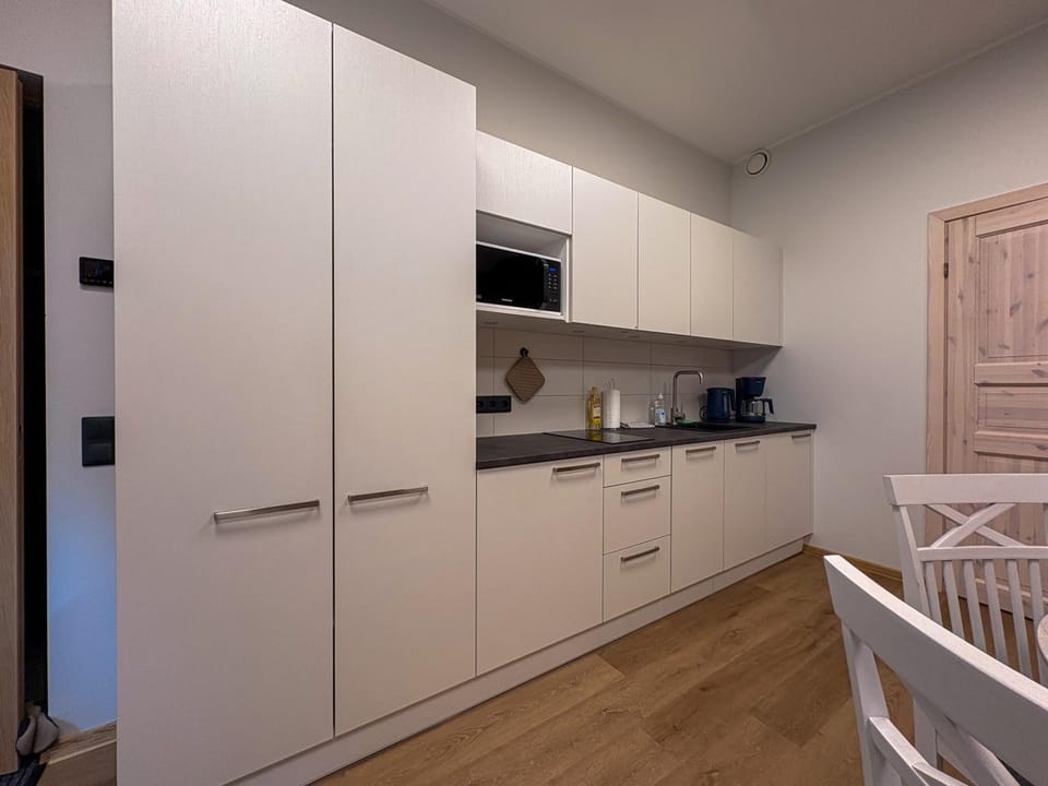 Kitchen or kitchenette, pet friendly, stove