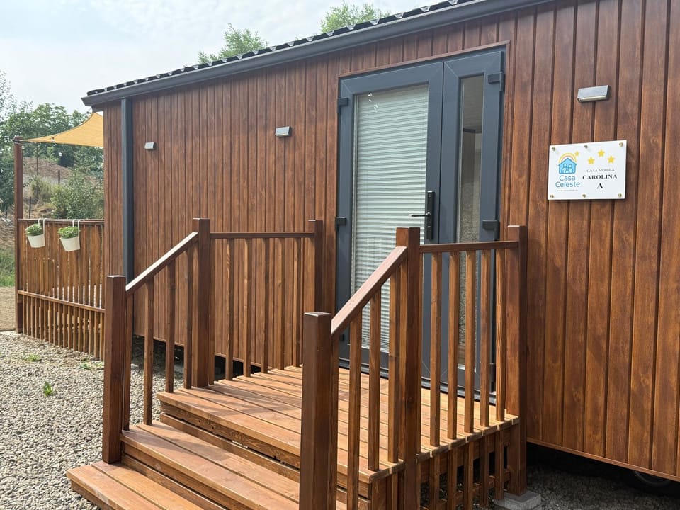 Property building, Staff