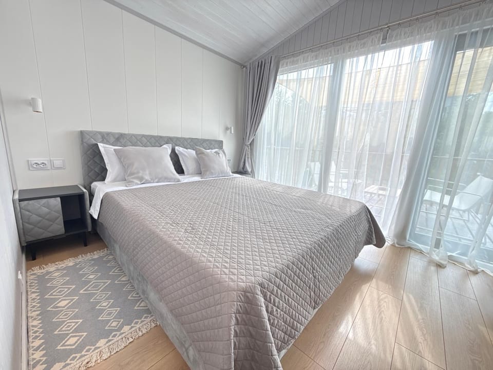 Staff, Bed, Bedroom