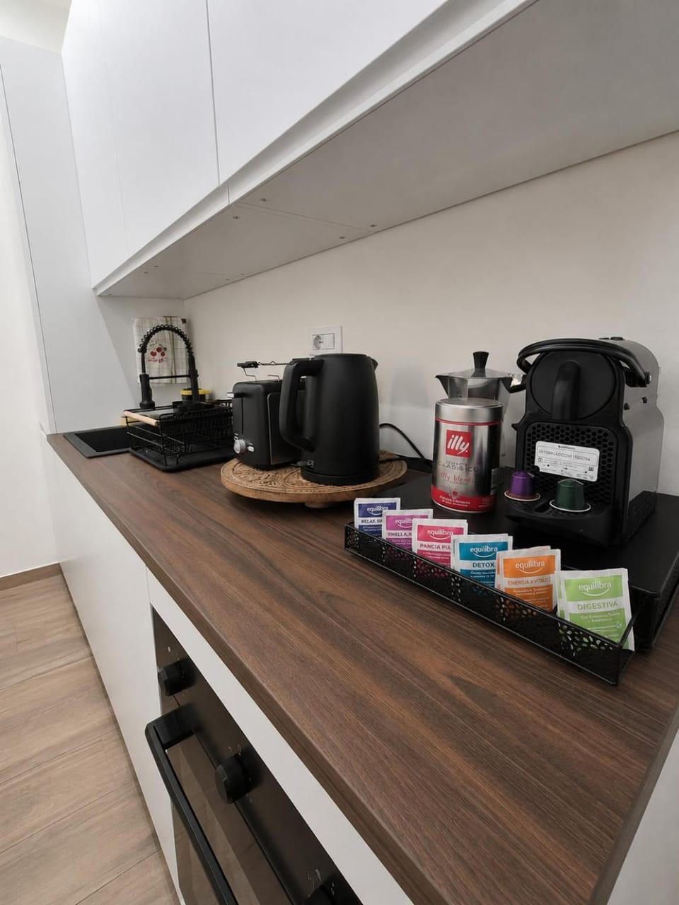 Coffee/tea facilities, Kitchen or kitchenette, toaster