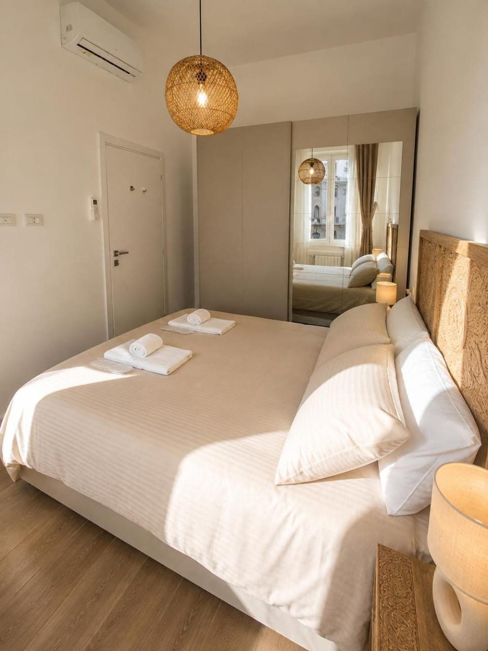 Bed, Photo of the whole room, Bedroom, towels, wardrobe, air conditioner