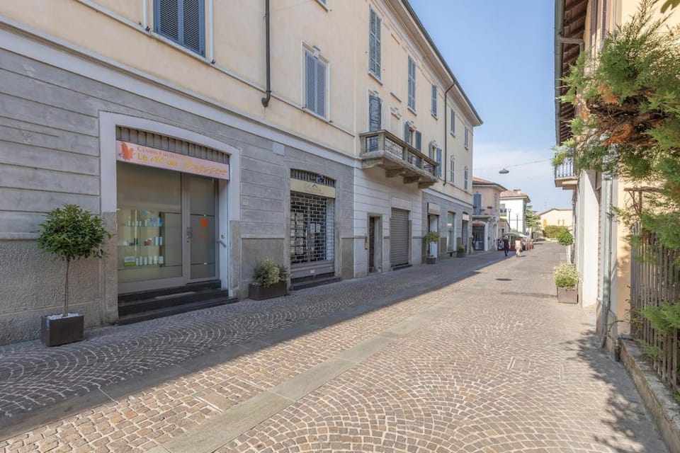 Cozy flat near Milan - M1 metro link - AC & Wi-Fi Apartment in Milan