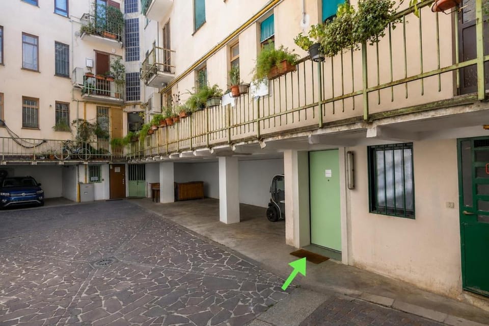 Porta Romana - Studio near Navigli - Corso Ticinese Apartment in Milan