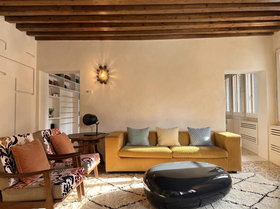 Communal lounge/ TV room, Living room