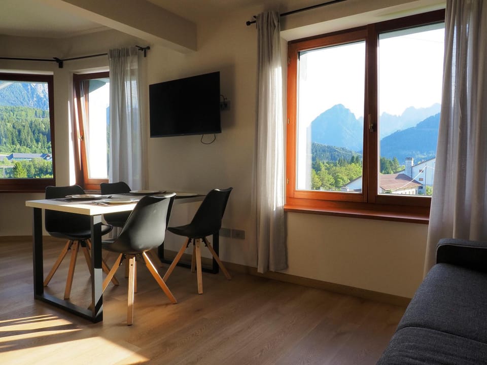 Living room, Mountain view