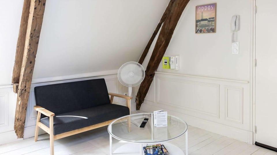 Le perchoir studio avec mezzanine Apartment in Arras