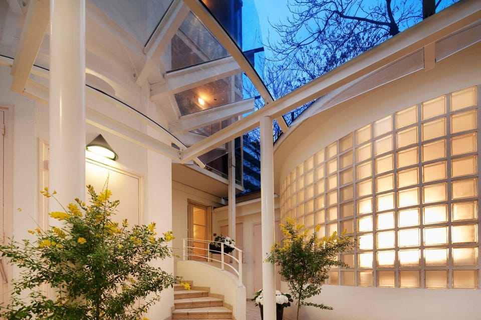 Property building, Facade/entrance