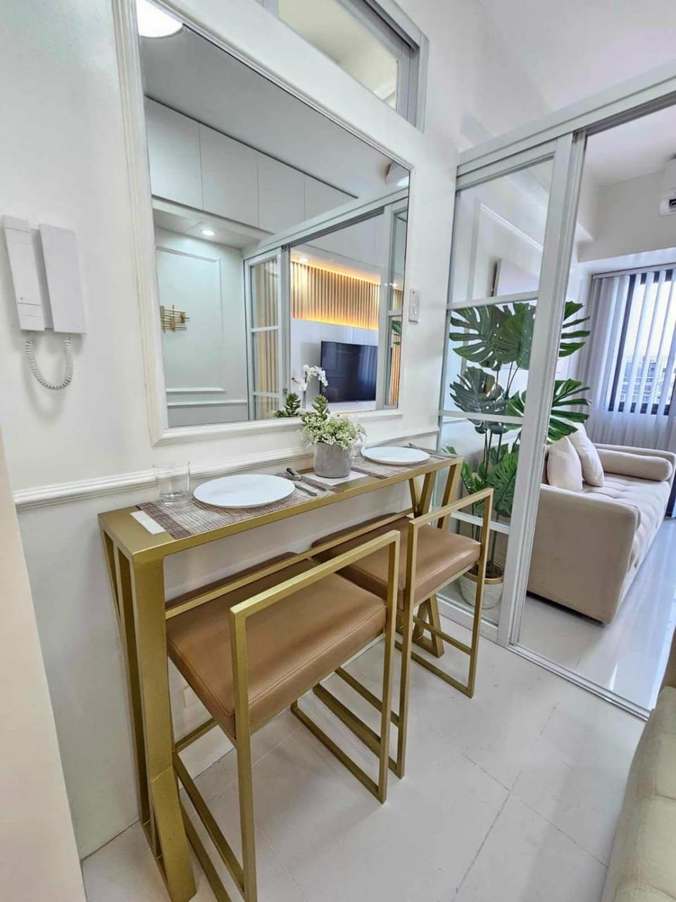 Happy Stylish and Glamorous Staycation 3 Apartment in Pasay