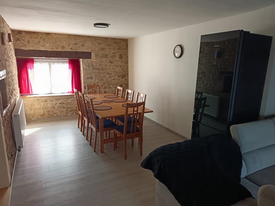 Seating area, Dining area