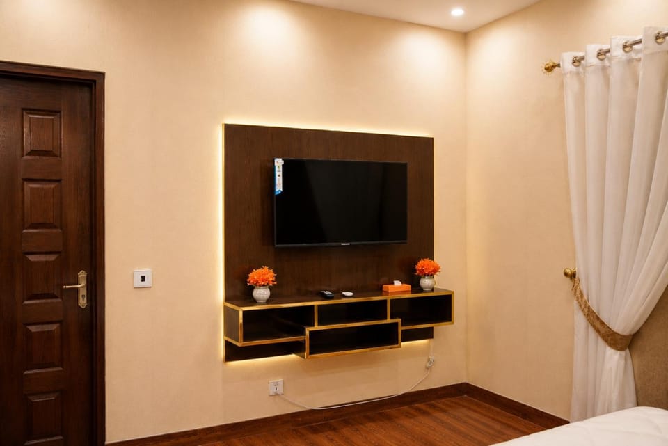TV and multimedia, Photo of the whole room, Bedroom