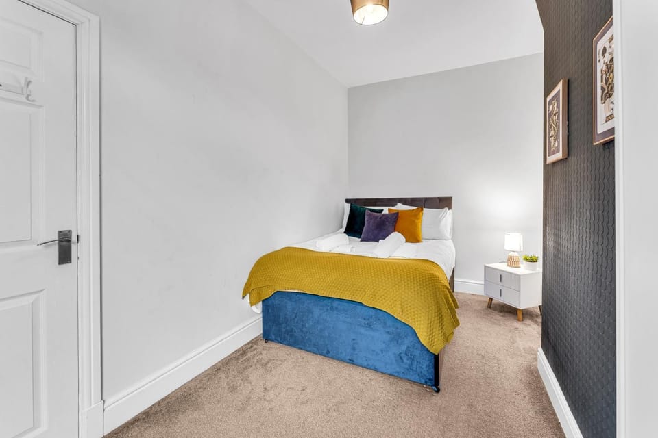 Spacious Stoke Townhouse 3Br Near Hospital House in Stoke-on-Trent