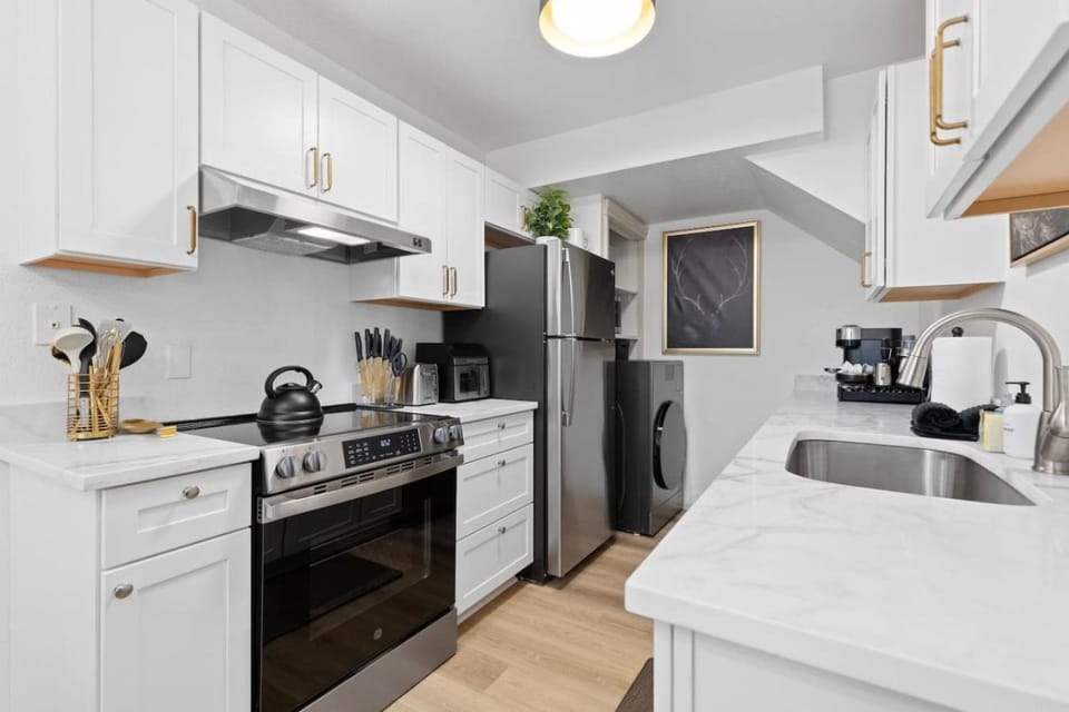 Frisco Retreat with Hot Tub, Sauna, Dog Friendly House in Frisco