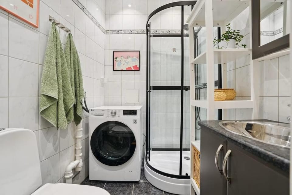 Bathroom, washing machine